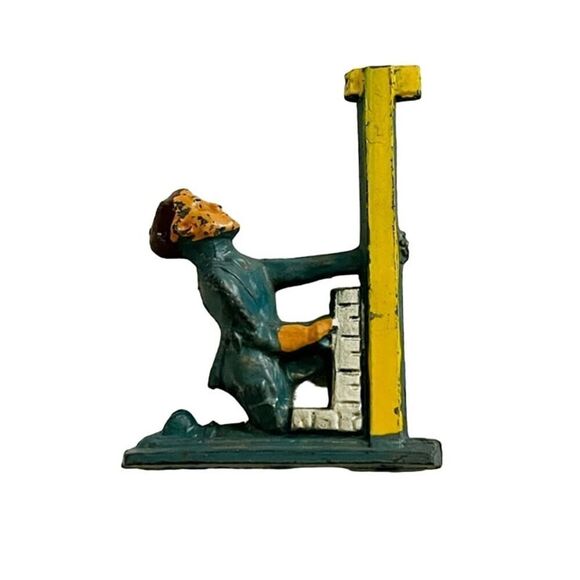 Vintage Manoil Lead Carpenter On Knee with Square Happy Farm Series 41/26 - Picture 1 of 4